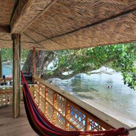 Borbon's Treehouse By the Sea, hotel a Mambajao