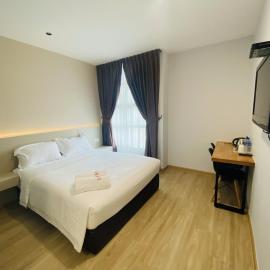 U and Me Hotel KULAI, מלון בקולאי