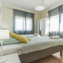 Beach Avenue Apartment, hotel di Ferrel