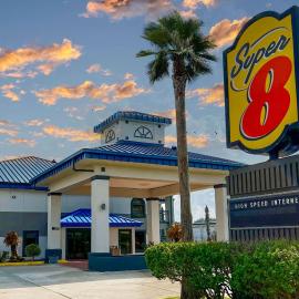 Super 8 by Wyndham Sealy, hotel Sealyban