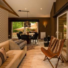 zen-Bungalow NO 4 met sauna en hottub: Rheezerveen şehrinde bir otel