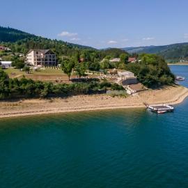 Gradinile Romane, hotel en Hangu