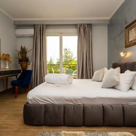 Hotel Epavlis, מלון בדרמה