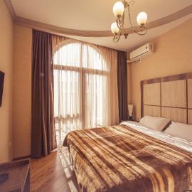 Royal Venezia Hotel, hotelli kohteessa Batumi