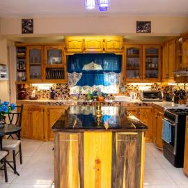 PRI Guest House, hotel em Arnos Vale