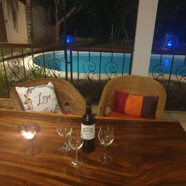 Villa - Sleeps 7 - Pool - Parking - Pets Ok