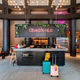 Moxy The Hague، فندق في لاهاي