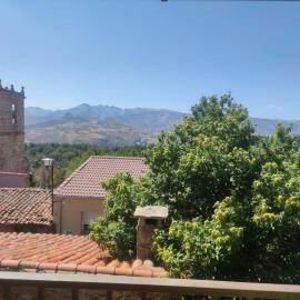 Casa Rural La Pantizuela, ξενοδοχείο σε Ortigosa de Tormes