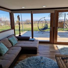 Luxury Reed House, hotel di Balatonudvari