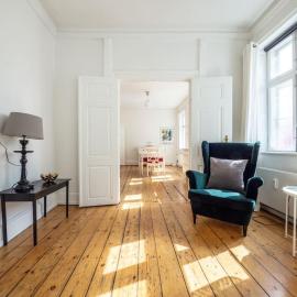 WHITE DOUPLEX CHARM: big flat in the city centre