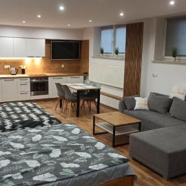 Underground Apartament, хотел в Ломжа