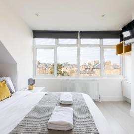 Anson Hotel Modern And Spacious Loft Suite, hotel in London