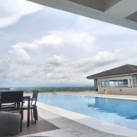 Condo with direct access to shopping mall in Bacolod City, hotell i Bacolod