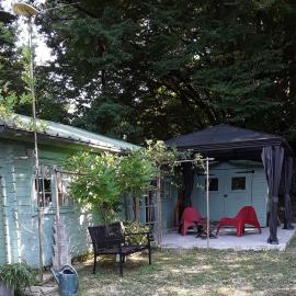 Le chalet de la grenouille verte, hotel in Tursac