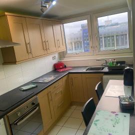 "Snooze Central" - Live above Nottinghams Largest Shopping Centre - City Centre Apartments in Victoria Centre Shopping Centre with full Kitchen in Milton Street - most Central Location next to Hilton Hotel - Parking for Cars or Vans from Five Pounds a day