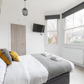 The Anson Hotel - Conveniently Located Sweet Space Near Transportation Stations, hotel in London