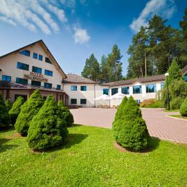 Hotel Perła Bieszczadów Geovita, hótel í Czarna
