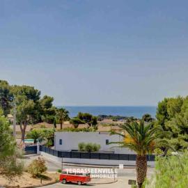 Très bel appartement Climatisé Terrasse et Vue Mer, hotel in Bandol