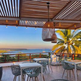 Hotel La Isla, hotel u gradu Puerto Ajora
