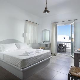 Garifalakis Comfort Rooms, Hotel in Pollonia
