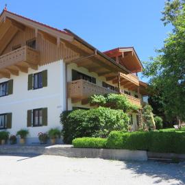 Landhaus Familie Doll Ferienwohnung Sunnawind, hotell sihtkohas Bichl