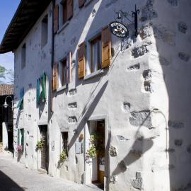 Cà mea Dina Apartments, hotel a Ledro
