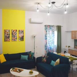 Pirgos Colorful Studio Sleeps 2 Parking WiFi Ac