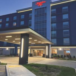 Hampton Inn By Hilton Kingston、キングストンのホテル