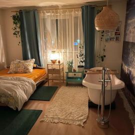 Casa Enjoy the Ride Aproape de autostradă și totuși în mijlocul naturii, loc deosebit de liniștit cu parcare privată gratuită, hotel v destinaci Arad