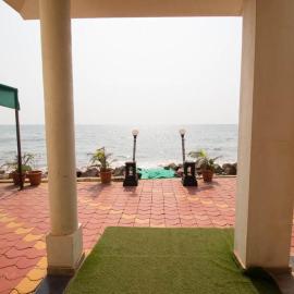 WHITE SEASONS RESORT AND SPA DEVBAG, hotel di Chaoka