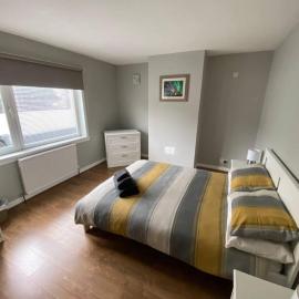 Isle of Lewis Townhouse 7 Bedrooms Sleeps 10 Stornoway, hotel i Stornoway