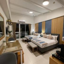 1BD 1BA PENTHOUSE 2X QUEEN, hotel a Nasugbu
