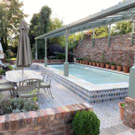 Lyndhurst - Victorian villa with heated pool, hotel din Roby