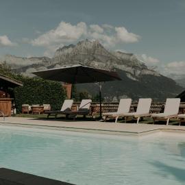 Hôtel Les Roches Fleuries, хотел в Кордон