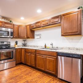 Cozy Bohemian 2 bed 1 Bath in Decatur, ξενοδοχείο σε Decatur