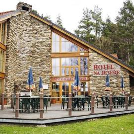Hotel na Jezeře, hotell i Horní Planá