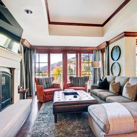 Chic 2 BRDen Ritz-Carlton Condo with Valley Views