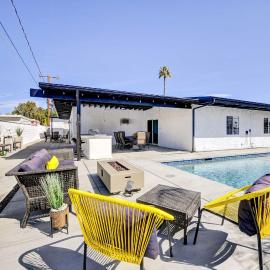 Private Pool & Spa: Stylish Palm Springs Home!