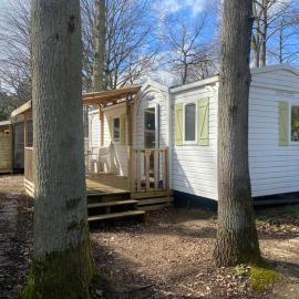 mobil-home au Parc des roches, hotel en Saint-Chéron