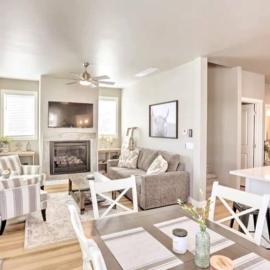 NEW! Cozy & Modern Spearfish Home Near Downtown!, Hotel in Spearfish