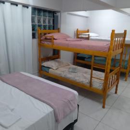 Pousada cafe com margarida 150 metros do mar rua do calçadao da central, hotell sihtkohas Balneário Camboriú