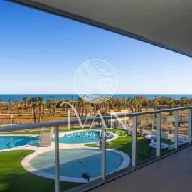 Casa AquaMarina Ivan Luxury Homes 2ªPlta Frontal 1ªLinea, hotel in Oropesa del Mar