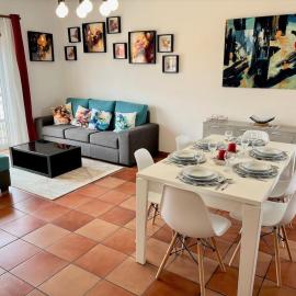 Sun & Zen - Spacious and Sunny, hotel in São Martinho do Porto