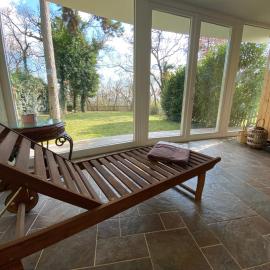 Hilltop Wellness Villa-big garden, sauna, hot tube, hotel v destinaci Pécs