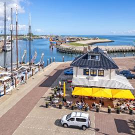 Havenhotel At Sea Texel、アウデスヒルトのホテル