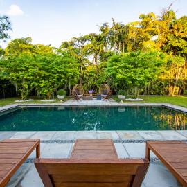 Fascinating Luxe Two-Level Villa BY THE GLAMHOMES, hotell sihtkohas Biscayne Park