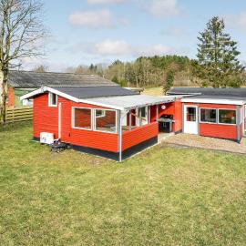 3 Bedroom Amazing Home In Give, hotel in Give