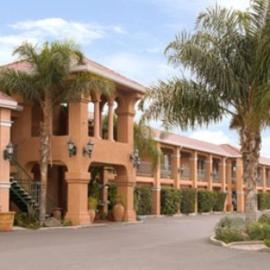 Merced Inn & Suites，美熹德的飯店