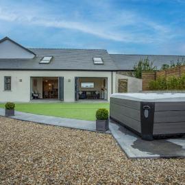 Kiln Park Farmhouse - 4 Bedroom Cottage - Narberth, hotel i Narberth