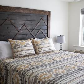 Pine Lodge, hotel em Encampment